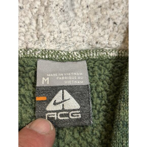 Nike ACG Woman’s Hooded Green Knit Sweater Front Pocket and Button Size M Hoody - Picture 3 of 8